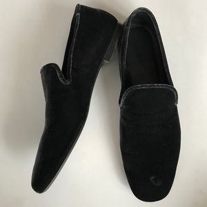 NWT Vince Bray Velvet Loafer- BLACK